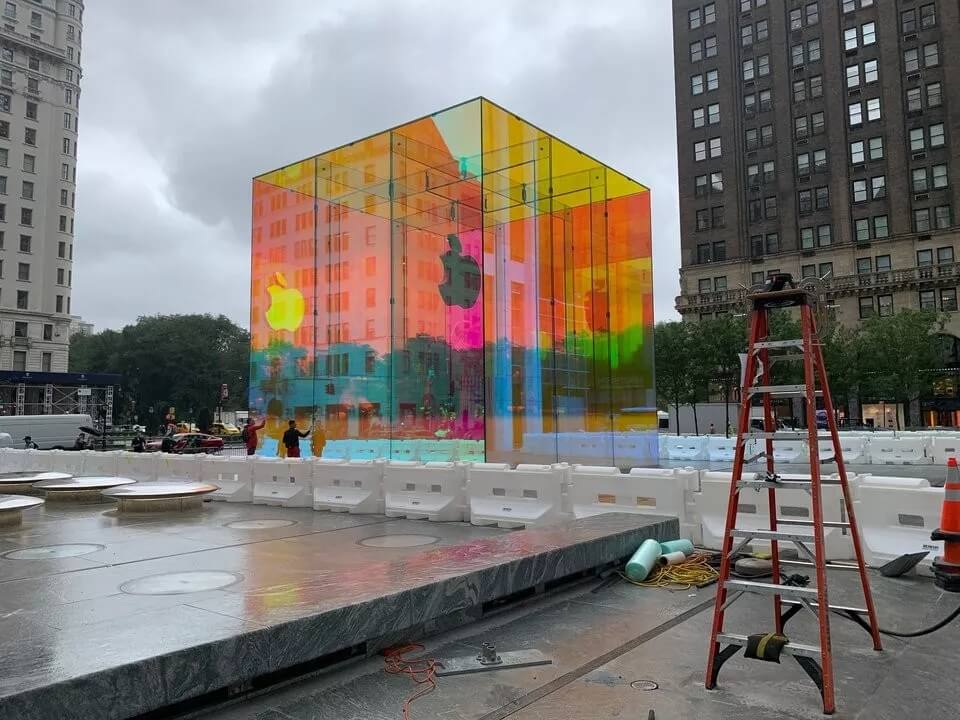 這一次，蘋果店讓大家「性高潮」了！網(wǎng)友：在紐約大道升起彩虹！